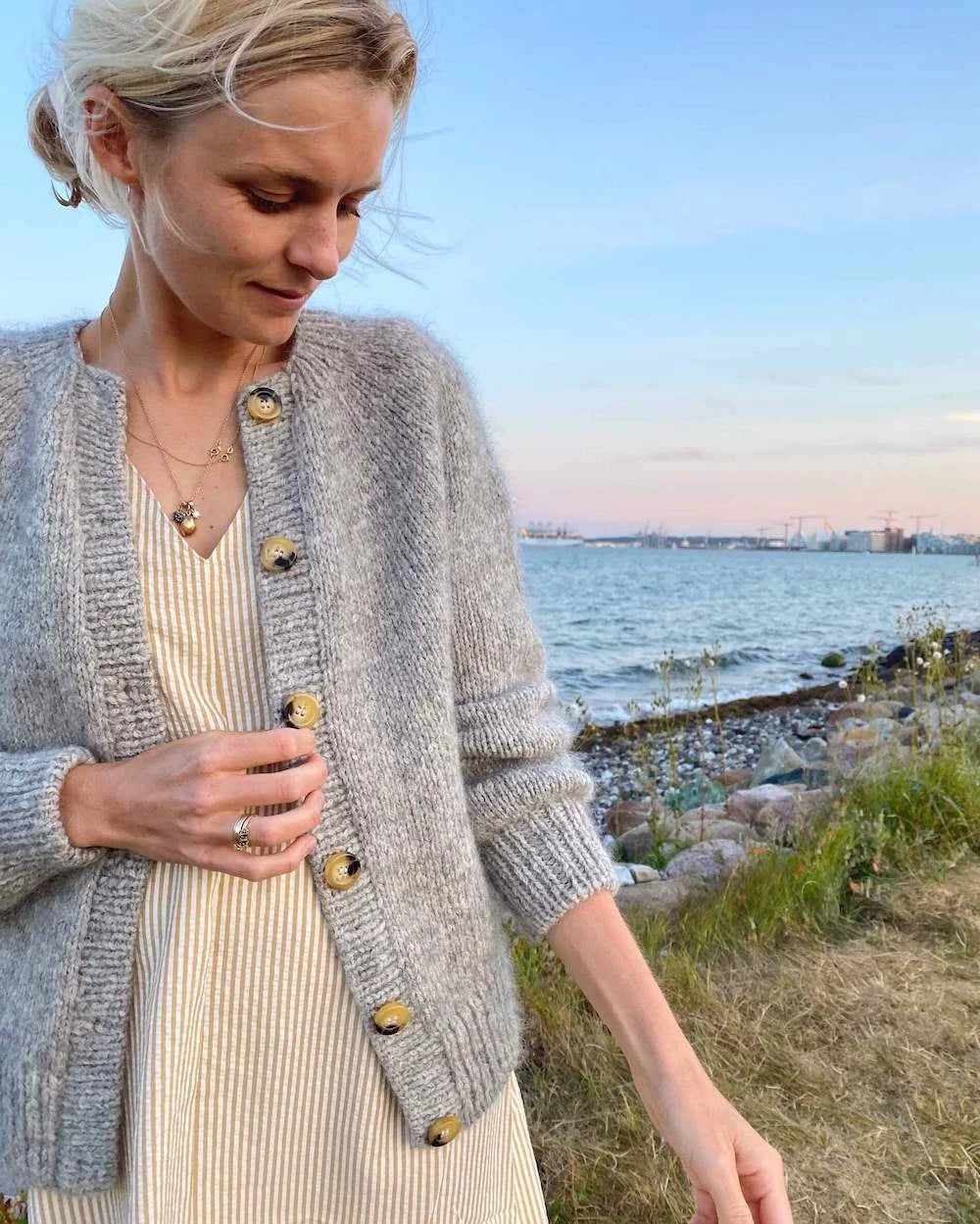 Novice Cardigan - Chunky Edition by PetiteKnit